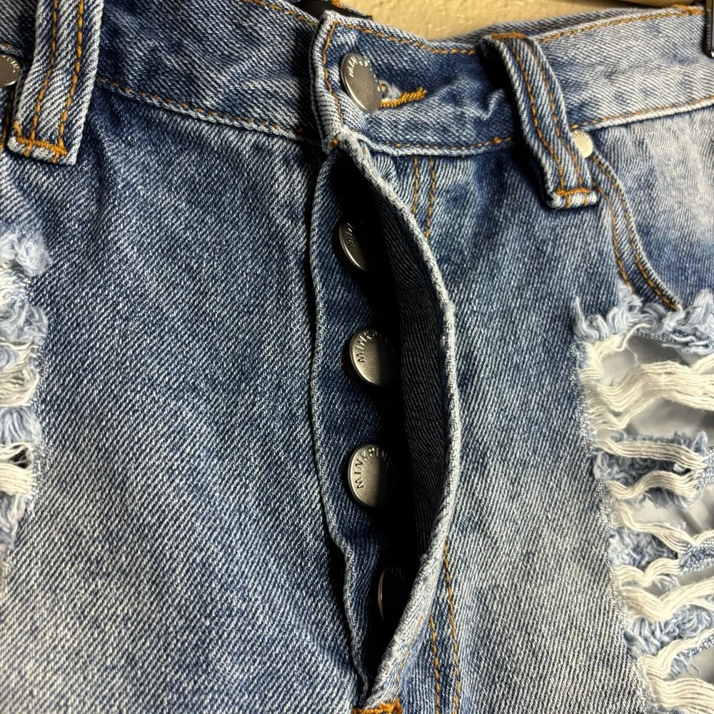 MINKPINK Light Wash Distressed Button Fly Shorts size L - Blue - Picture 6 of 10
